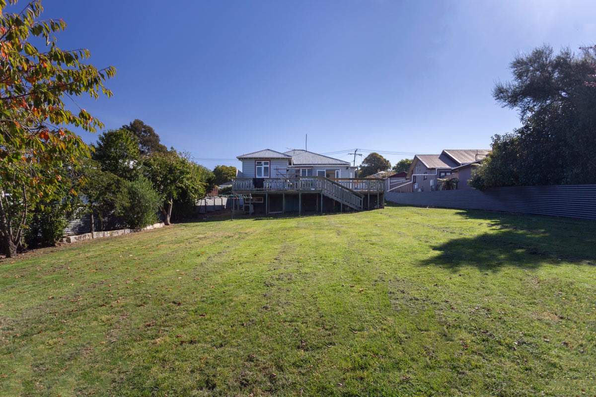 35 Mersey Street, South Hill, Oamaru - Carousel 21