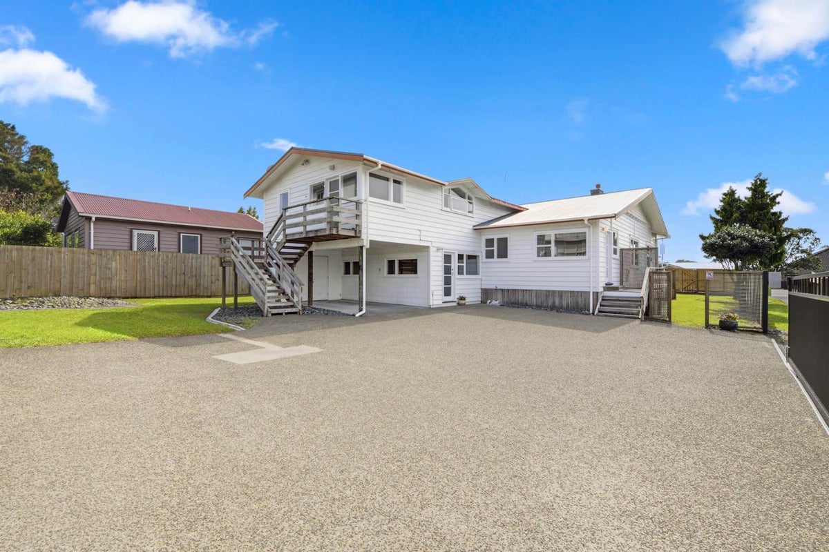 26 Onewa Road, Northcote Point, Auckland - Carousel 2