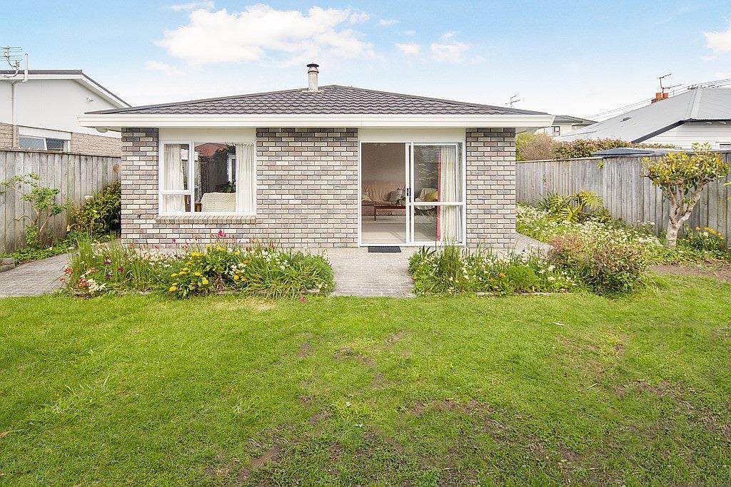 33A Devonshire Road, Miramar, Wellington - Carousel 13