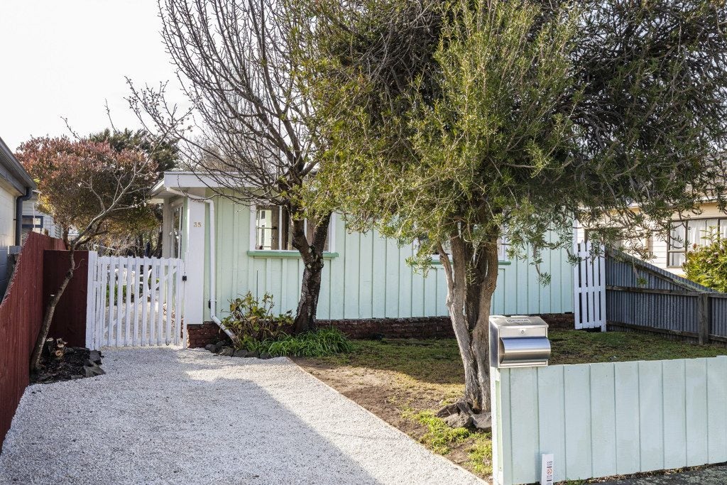 35 Colenso Street, Sumner, Christchurch - Carousel 1