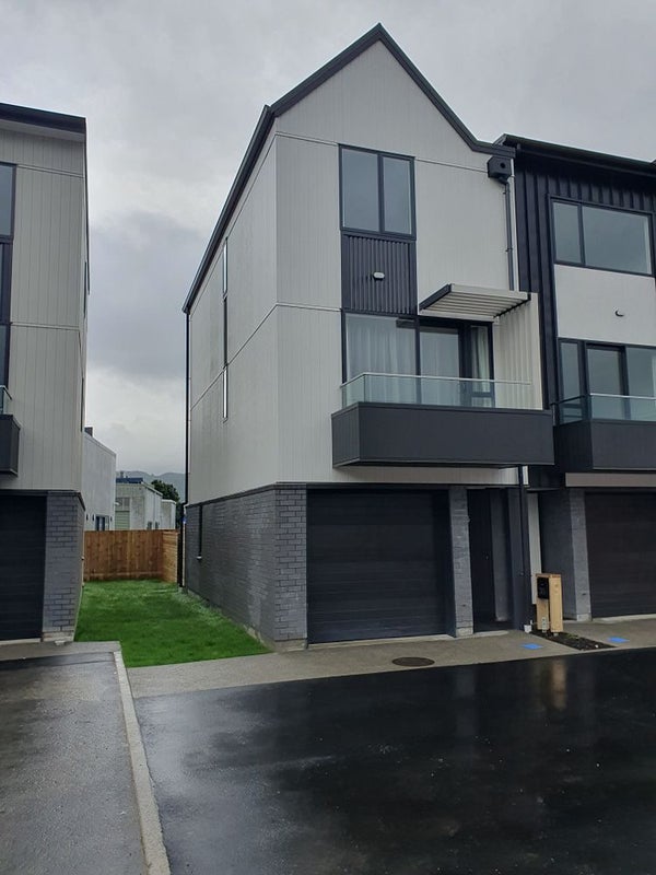 35 John Street, Petone, Lower Hutt - Carousel 1