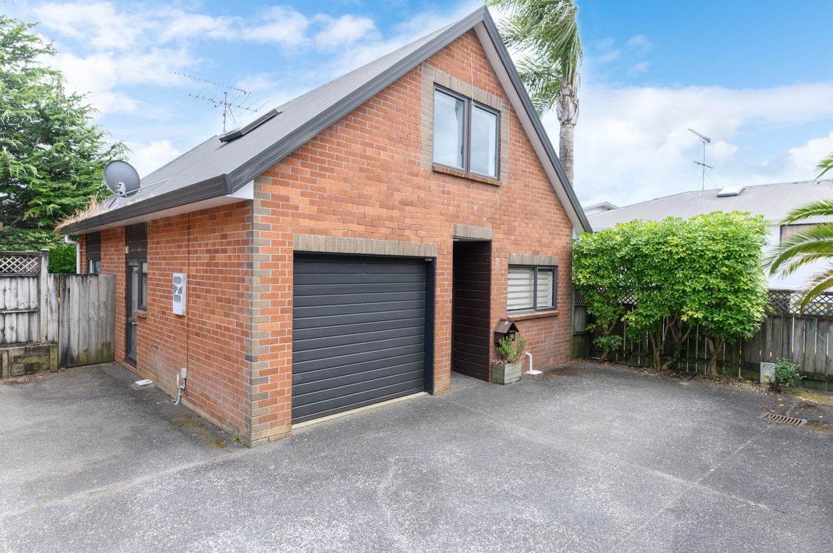 18/37 Fields Parade, Oteha, Auckland - Carousel 1