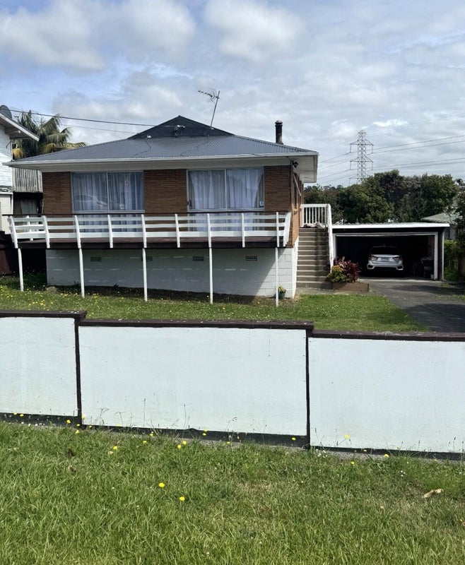 59 Lincoln Park Avenue, Massey, Auckland - Carousel 1