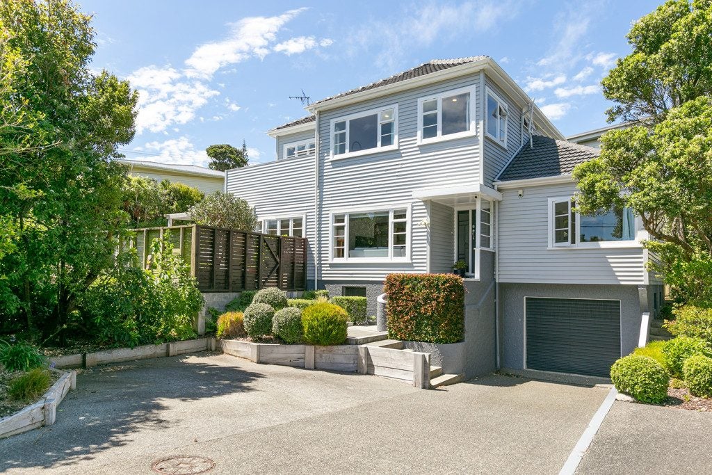 51 Cockayne Road, Khandallah, Wellington - Carousel 1