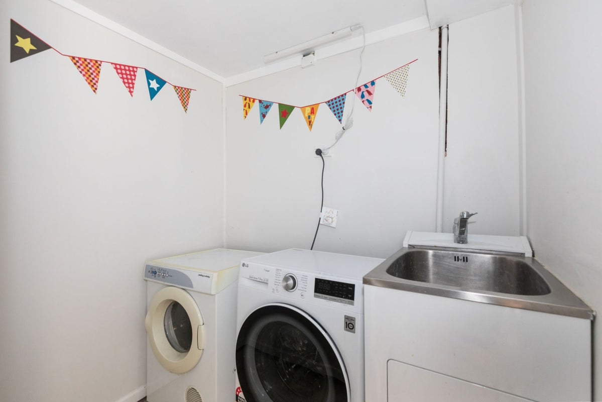 131 Cockayne Road, Khandallah, Wellington - Carousel 24