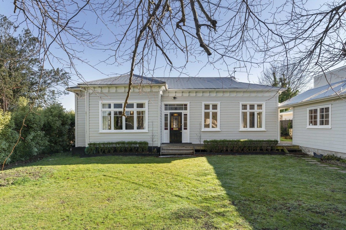 206 Main Street, Greytown - Carousel 1