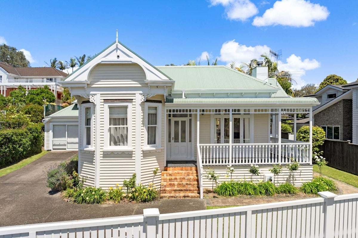 25 Cornwall Park Avenue, Epsom, Auckland - Carousel 2