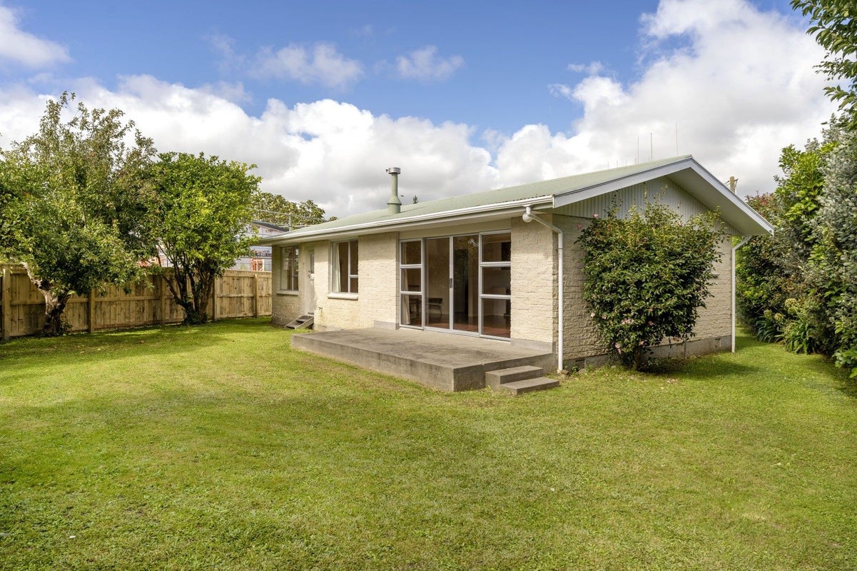 15 Old Coach Road South, Otaki Beach, Otaki - Carousel 2