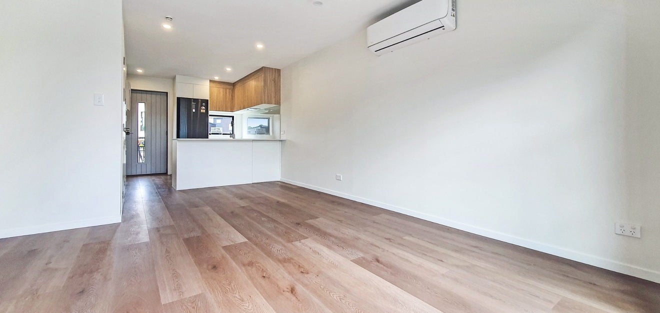 6/60 Selo Street, Glen Eden, Auckland - Carousel 1