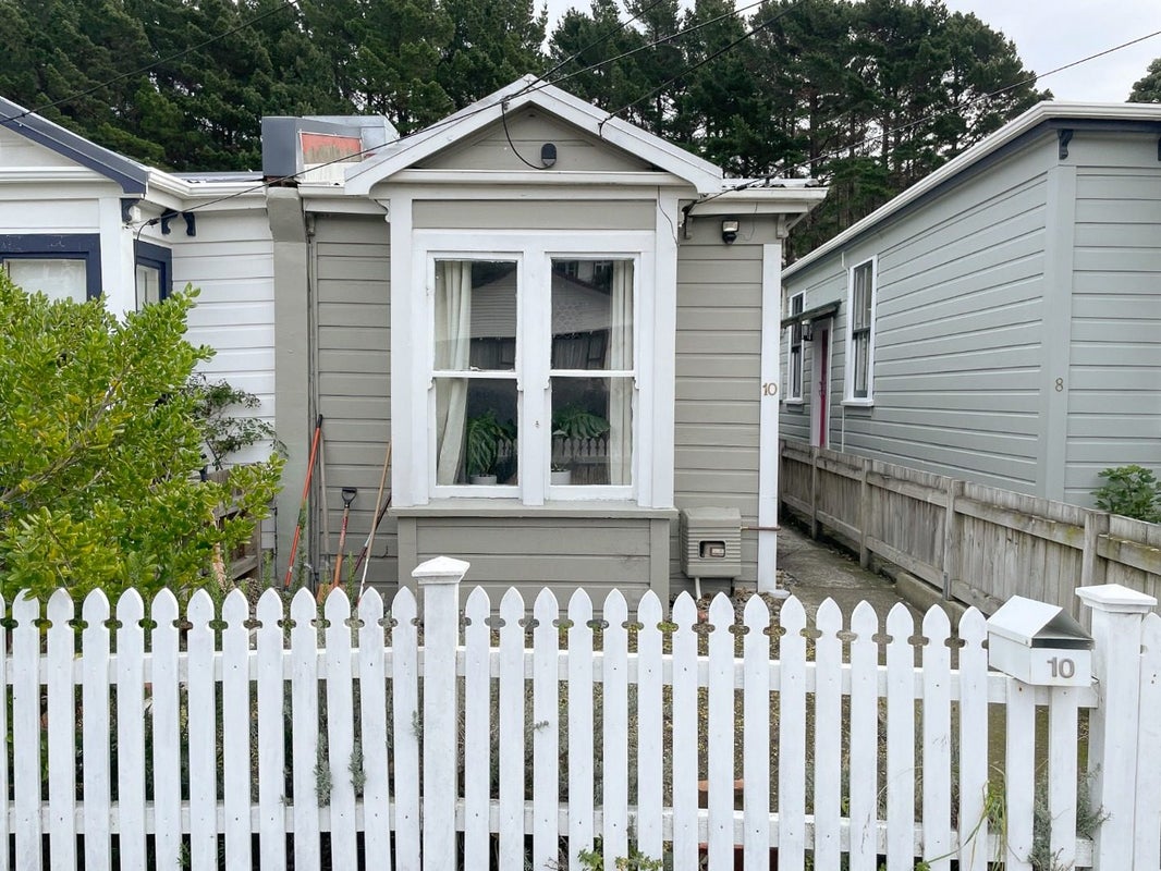 10 Royal Street, Berhampore, Wellington - Carousel 1