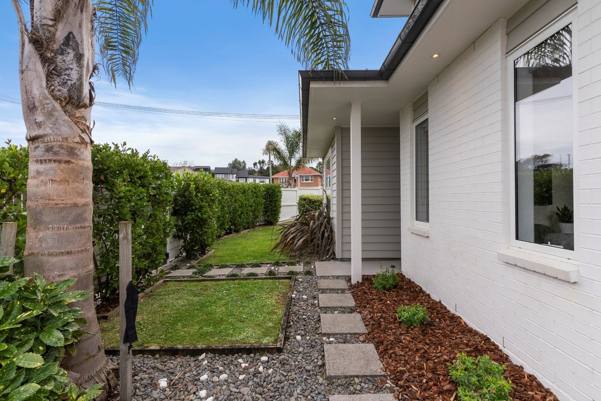 2A Fernwood Place, Wai o Taiki Bay, Auckland - Carousel 30