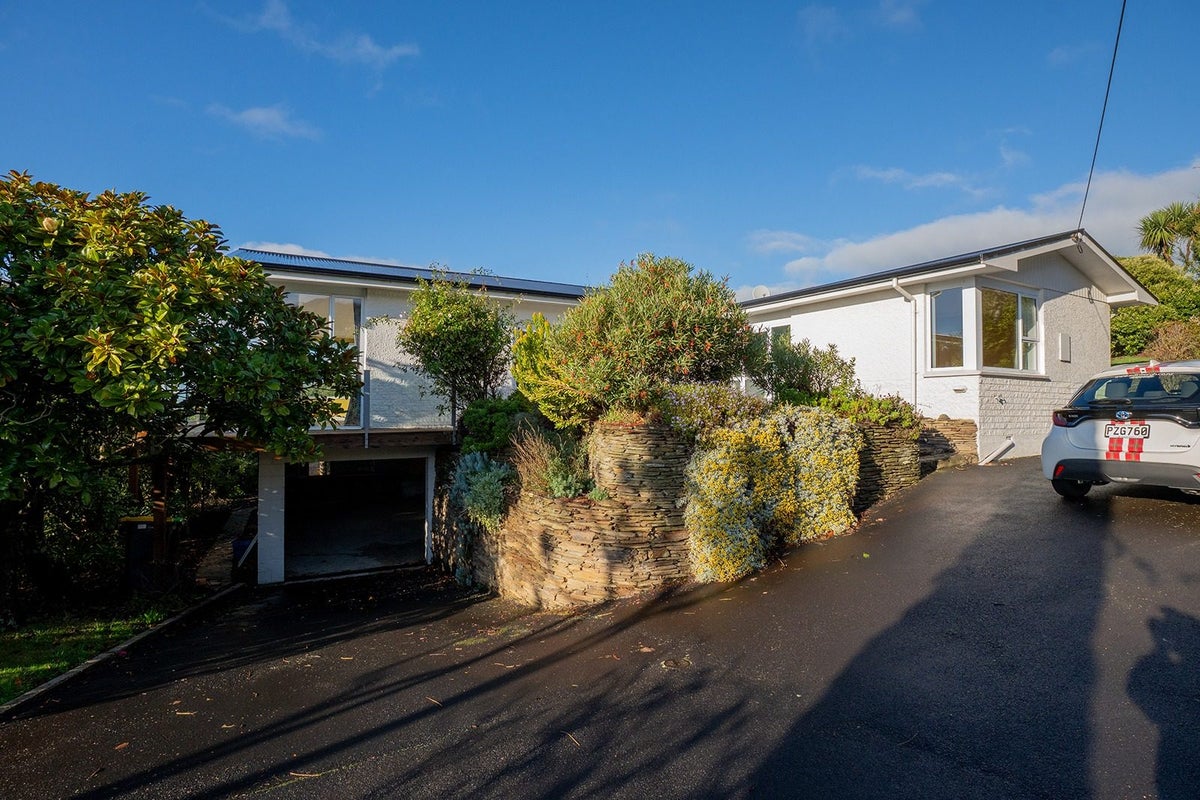 45 Aberdeen Road, Saint Clair, Dunedin - Carousel 1