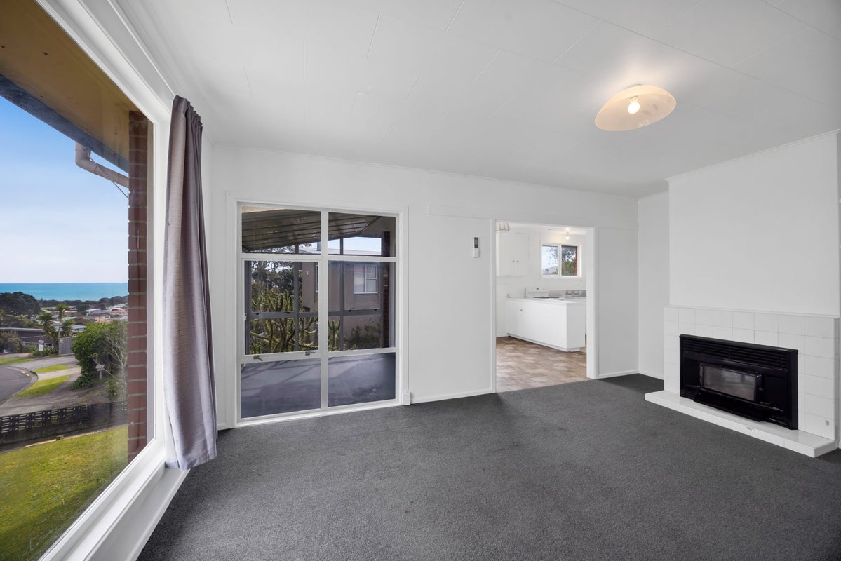 37 Crownhill Street, Spotswood, New Plymouth - Carousel 2