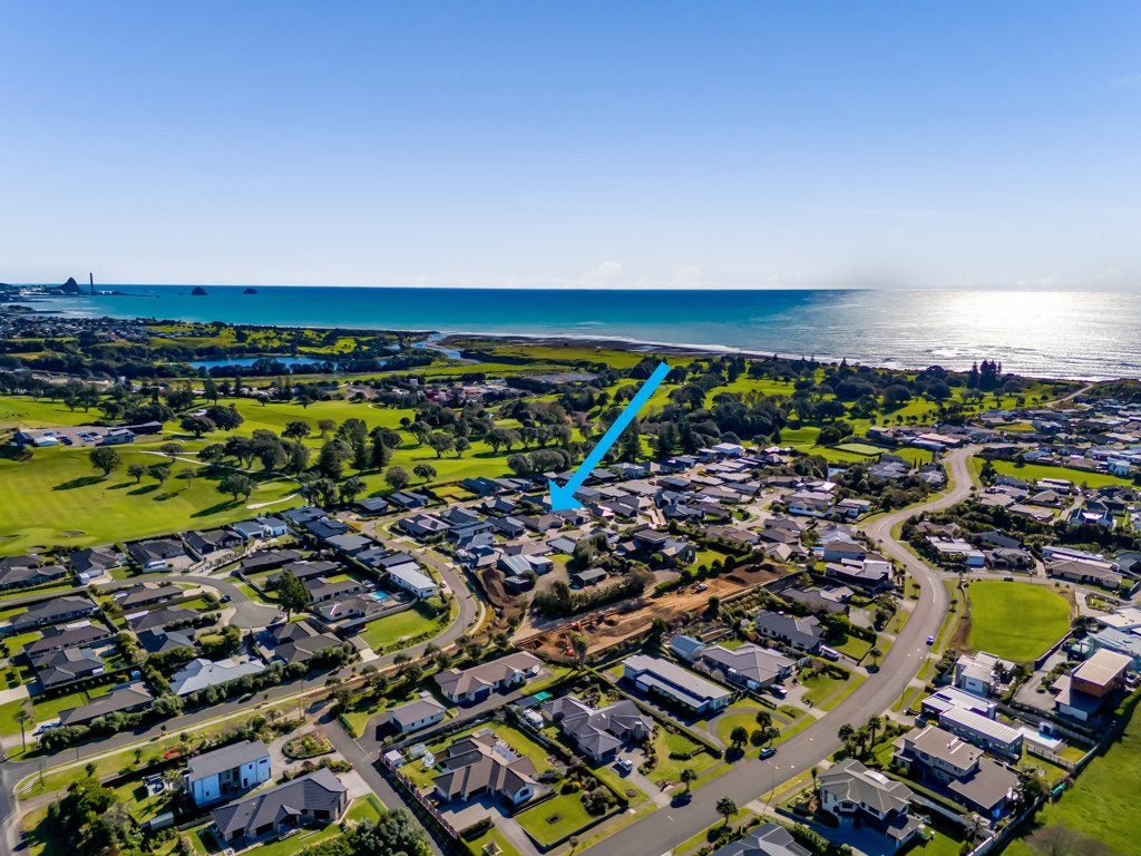 12 Oakmont Crescent, Waiwhakaiho, New Plymouth - Carousel 1