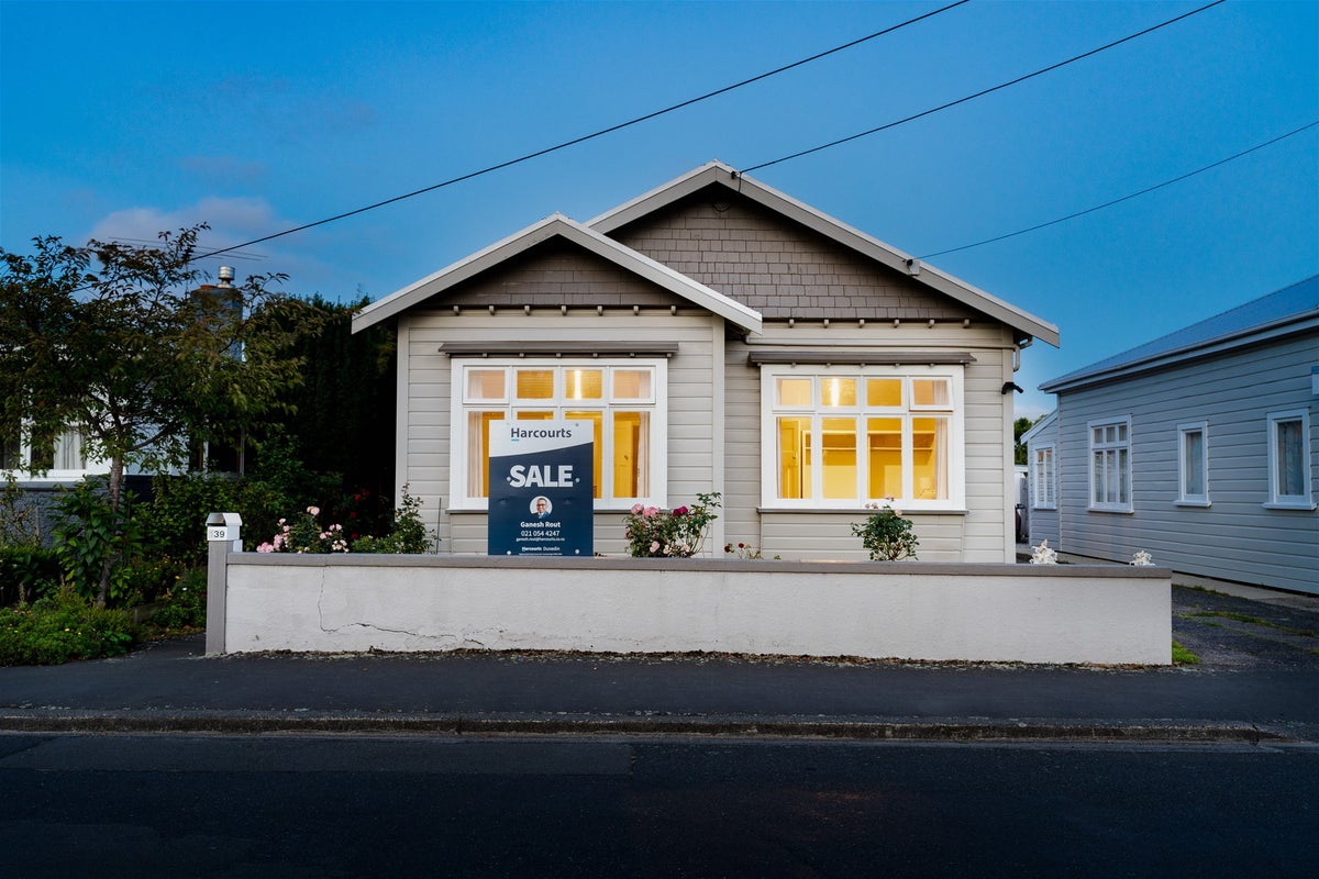139 Surrey Street, Forbury, Dunedin - Carousel 1