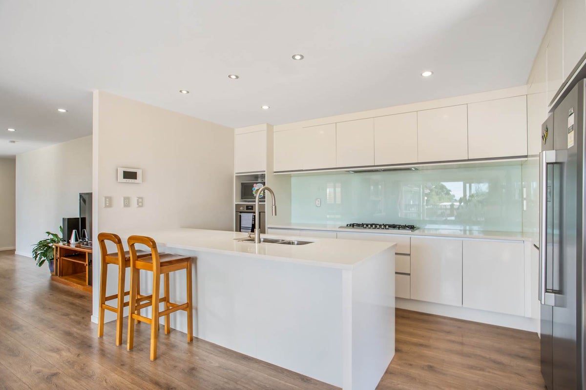 46B Miro Street, New Lynn, Auckland - Carousel 2