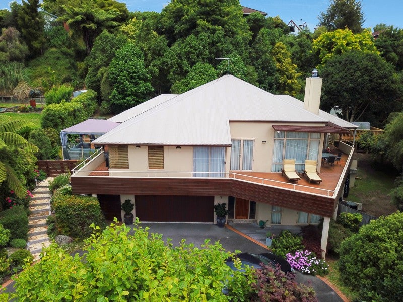 25 Capricorn Place, Kawaha Point, Rotorua - Carousel 2