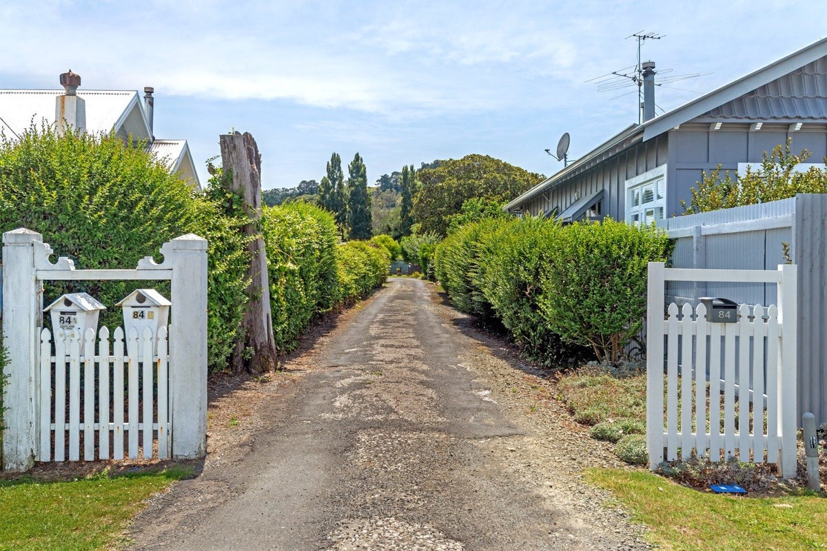 84A Iranui Road, Inner Kaiti, Gisborne - Carousel 24