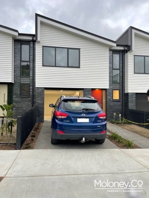 34 Holystone Road, Whitby, Porirua - Carousel 2