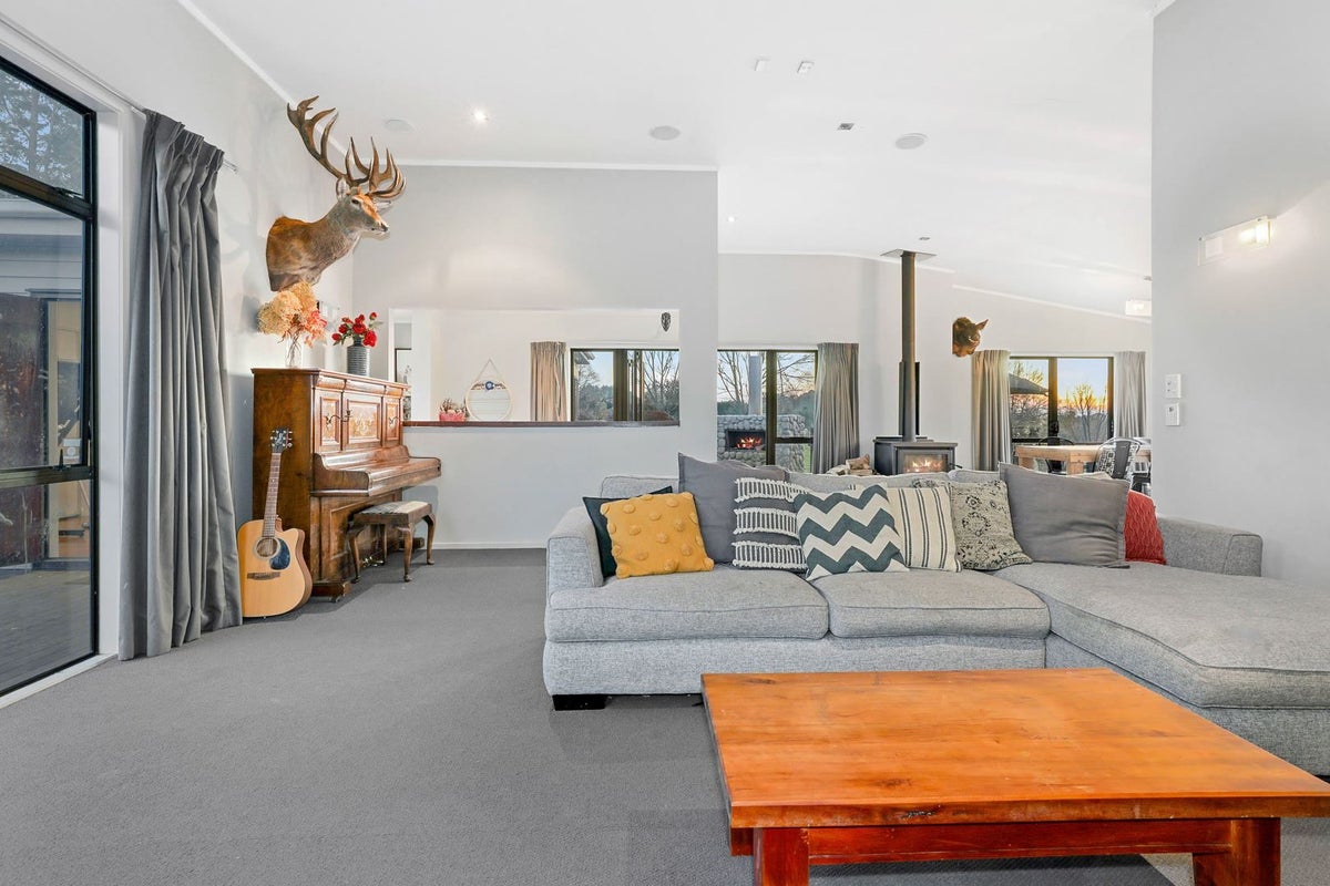 198 Caroline Drive, Maunganamu, Taupo - Carousel 2