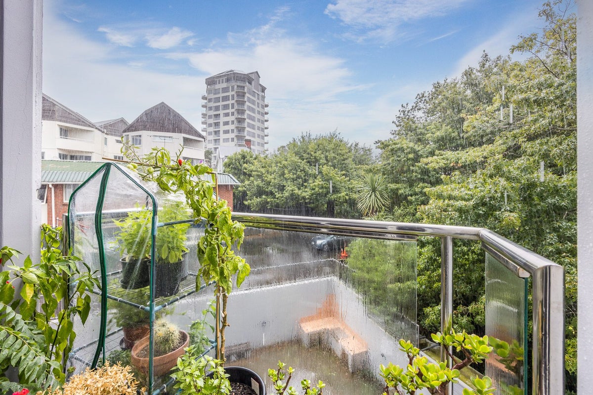 2C/127 Grafton Road, Grafton, Auckland - Carousel 2