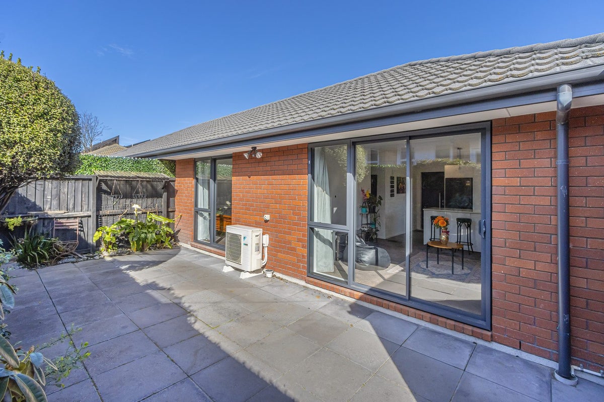 1/26 Geraldine Street, Edgeware, Christchurch - Carousel 2