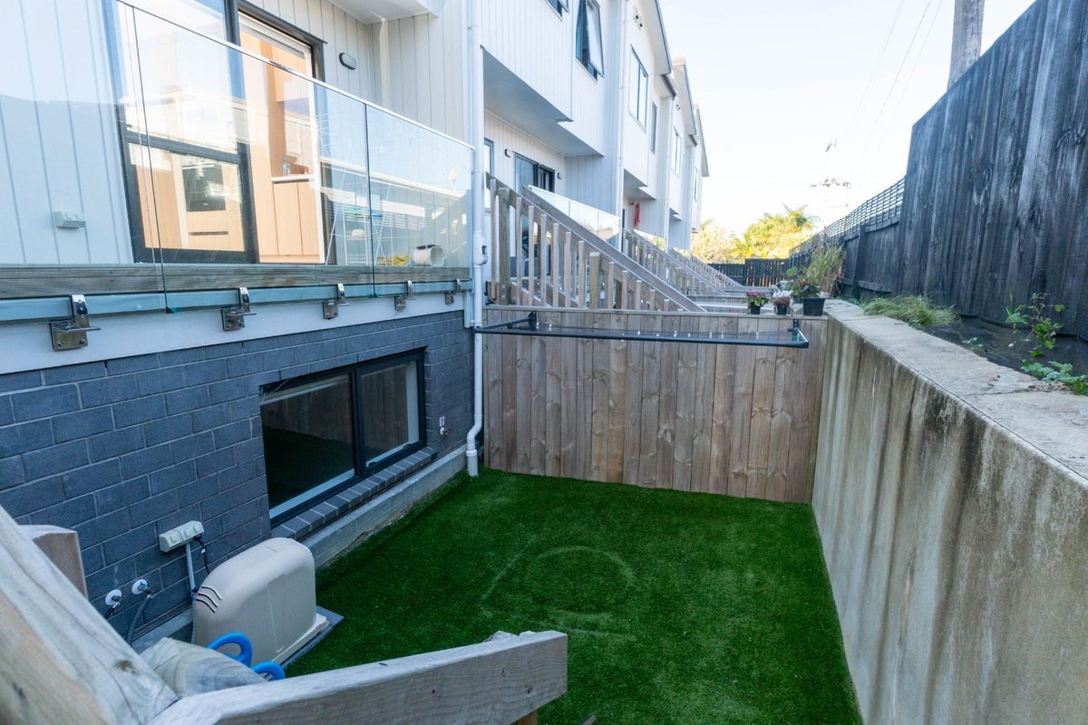 5/7 Glen Road, Ranui, Auckland - Carousel 13