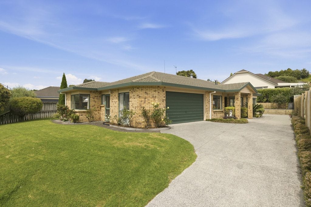 276 St Andrews Drive, Bethlehem, Tauranga - Carousel 1