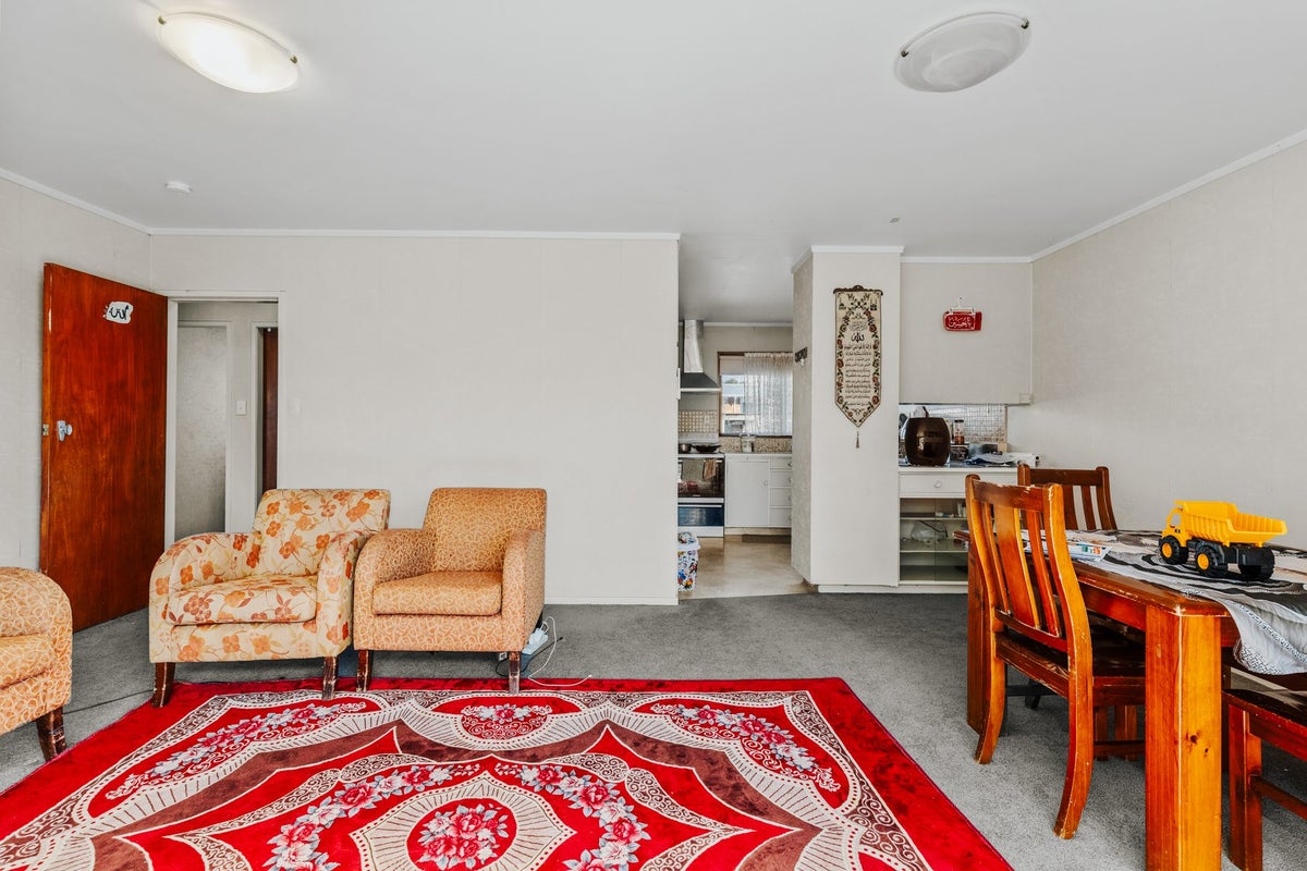 2/1246 Cameron Road, Gate Pa, Tauranga - Carousel 2