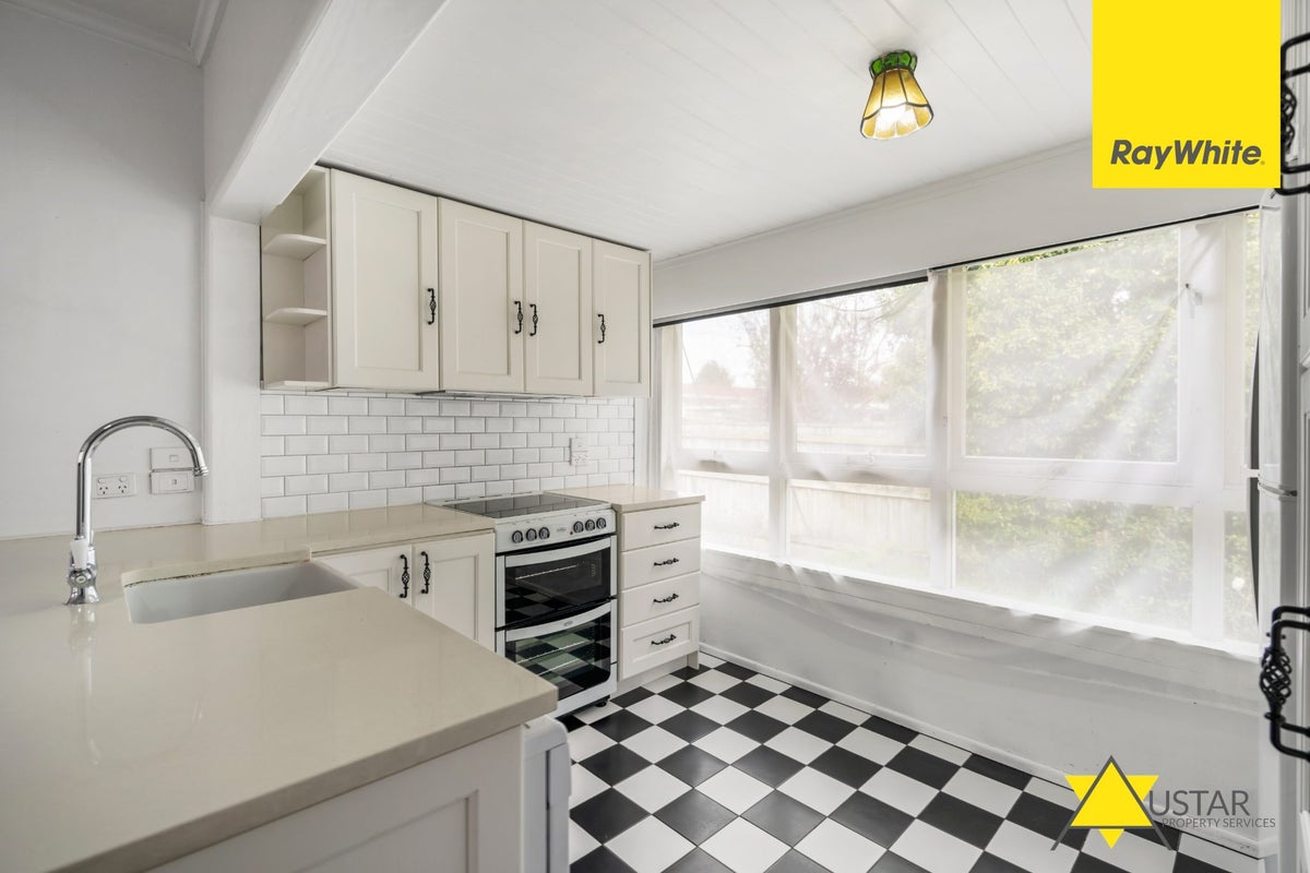 75A Glendale Road, Glen Eden, Auckland - Carousel 2