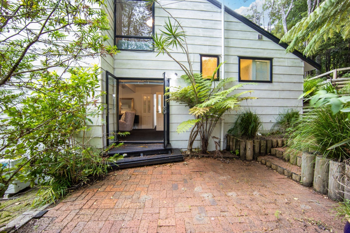 53 Wirihana Road, Titirangi, Auckland - Carousel 2