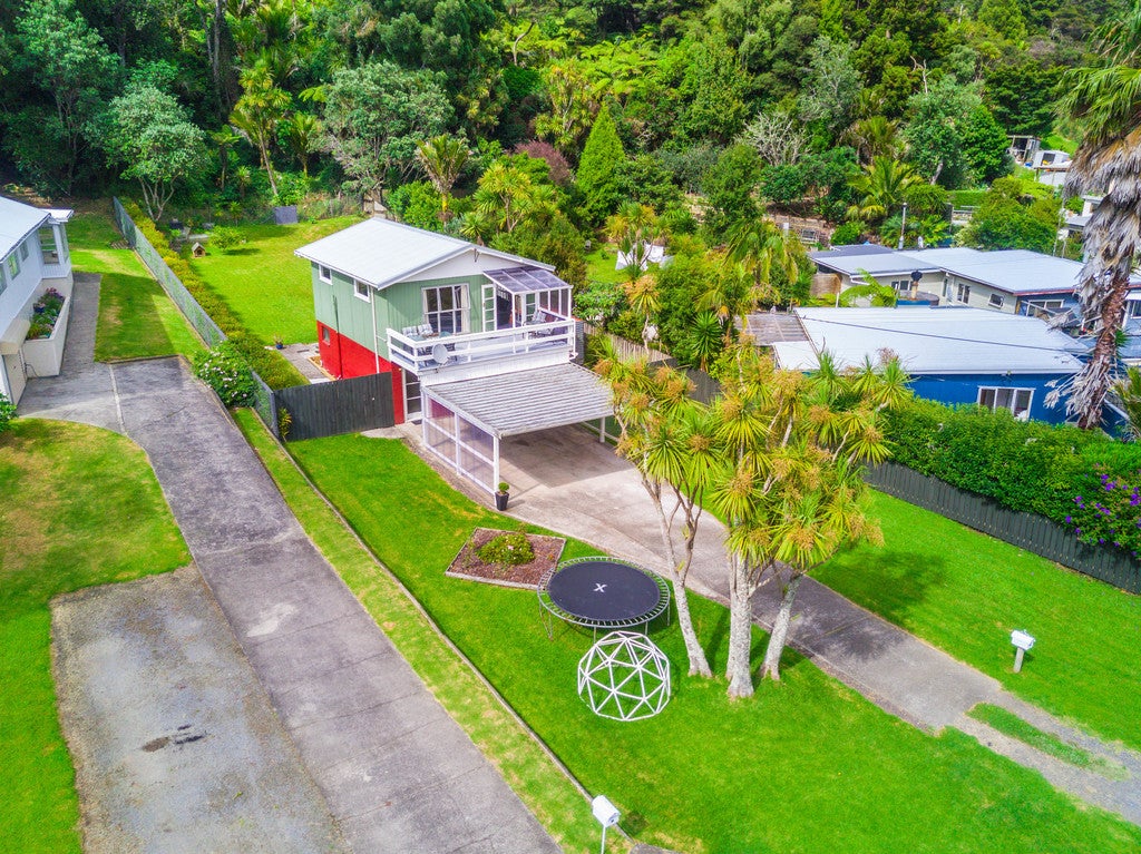 49 Foster Avenue, Huia, Auckland - Carousel 1