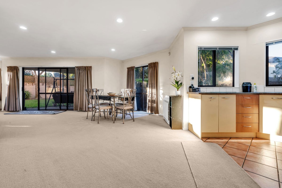 45 Chieftain Rise, Goodwood Heights, Auckland - Carousel 2