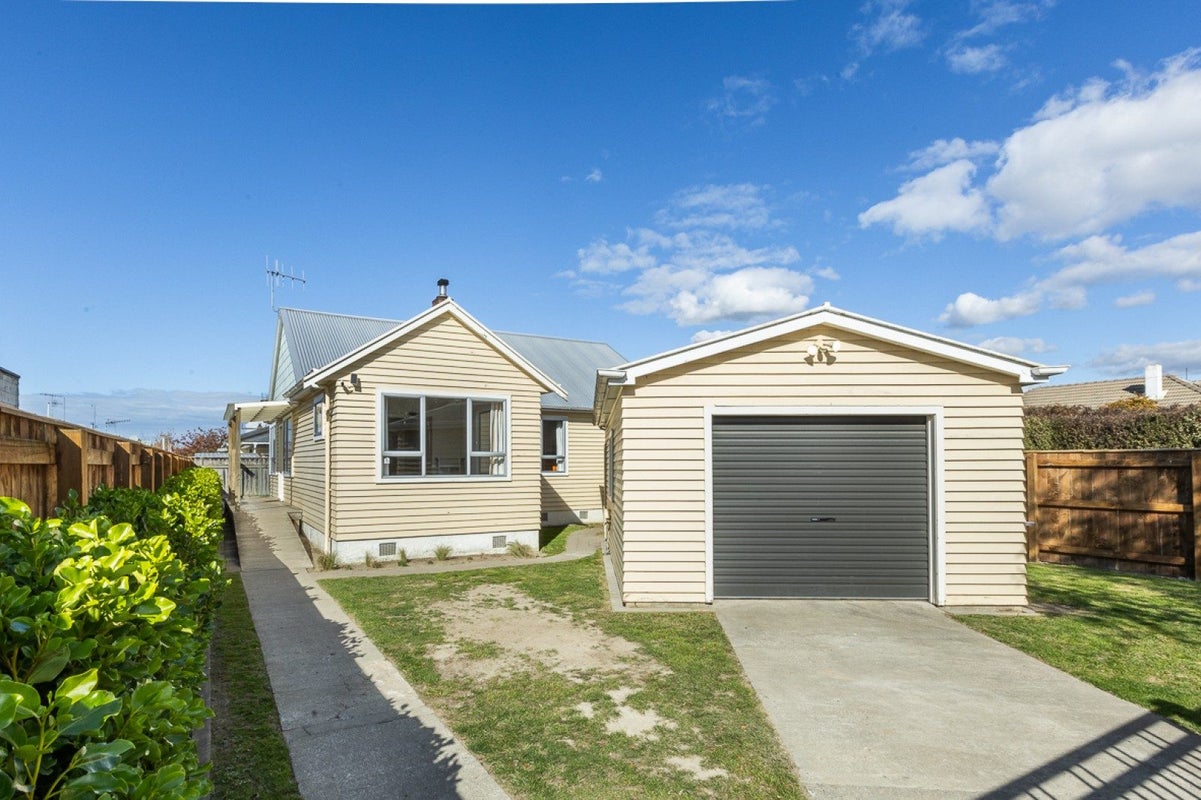 8 Barton Avenue, Marewa, Napier - Carousel 1