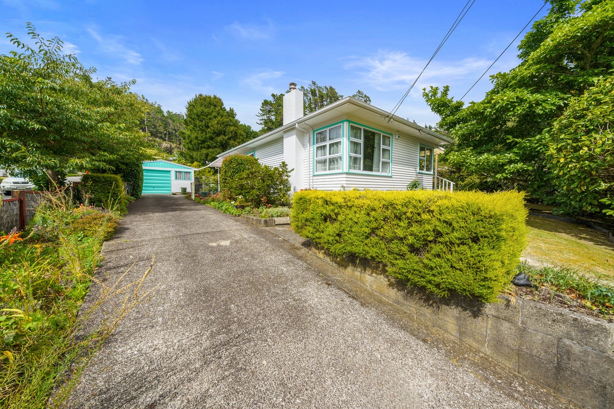 144 Hine Road, Wainuiomata, Lower Hutt - Carousel 21