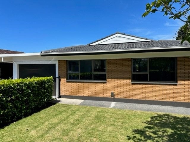1/51 Prospect Terrace, Milford, Auckland - Carousel 1