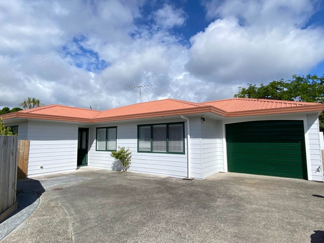 1/12 Knott Road, Stanmore Bay, Whangaparaoa - Carousel 1