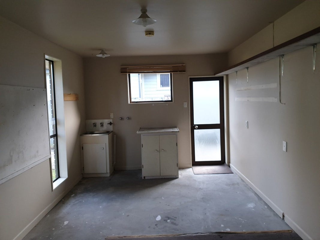 1/1 Gates Lane, Woolston, Christchurch - Carousel 11
