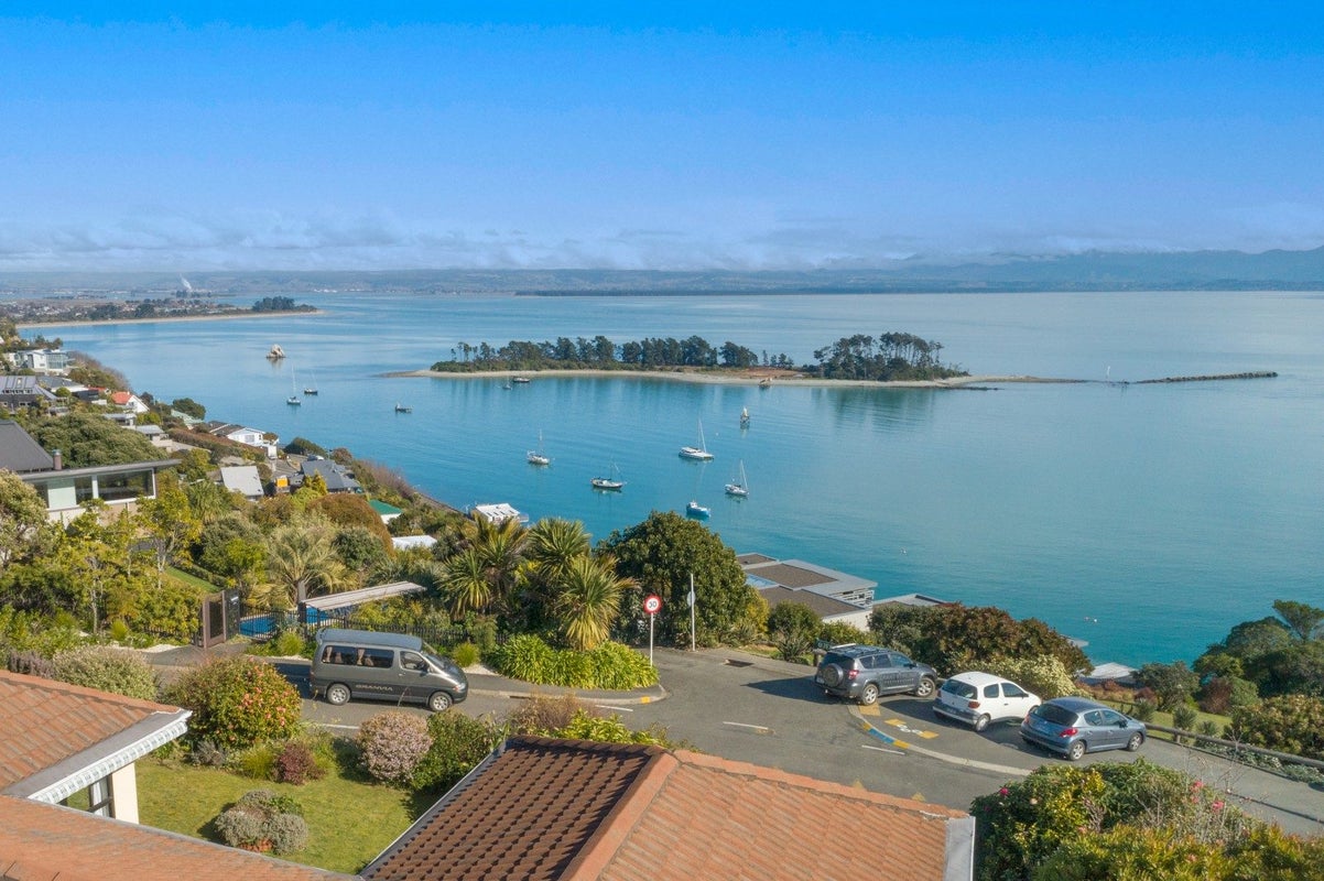 42 Victoria Heights, Stepneyville, Nelson - Carousel 1