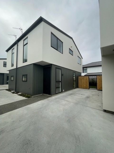 2/4 Gibbon Street, Sydenham, Christchurch - Carousel 1