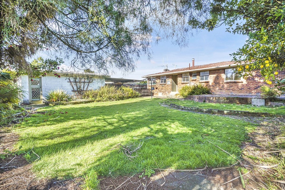 23 Lewis Street, Glenview, Hamilton - Carousel 20