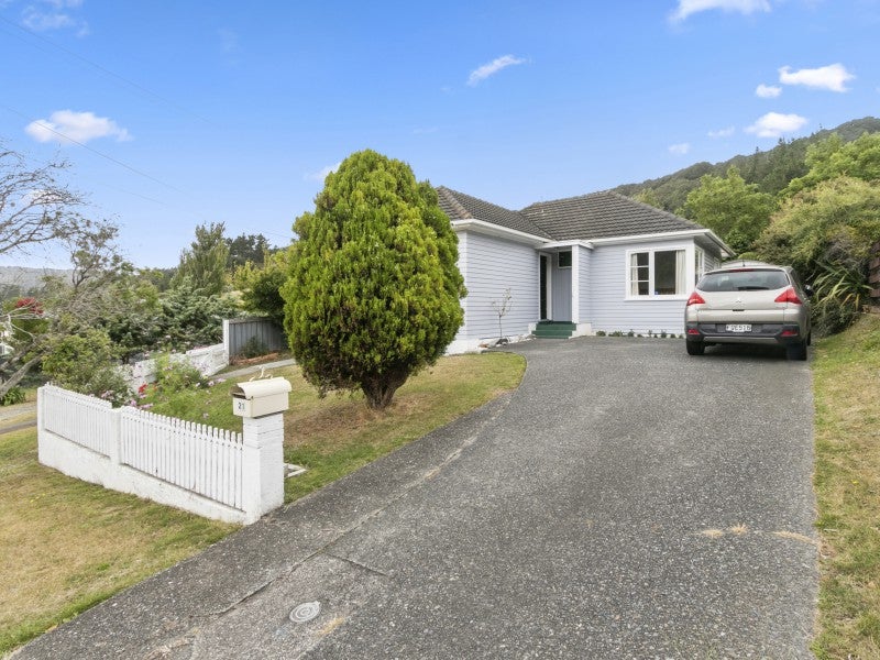 21 Gardiner Grove, Wainuiomata, Lower Hutt - Carousel 1