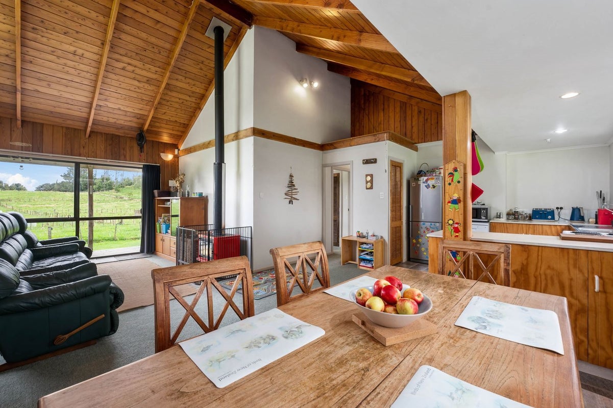 1091 Oturoa Road, Rotorua - Carousel 2