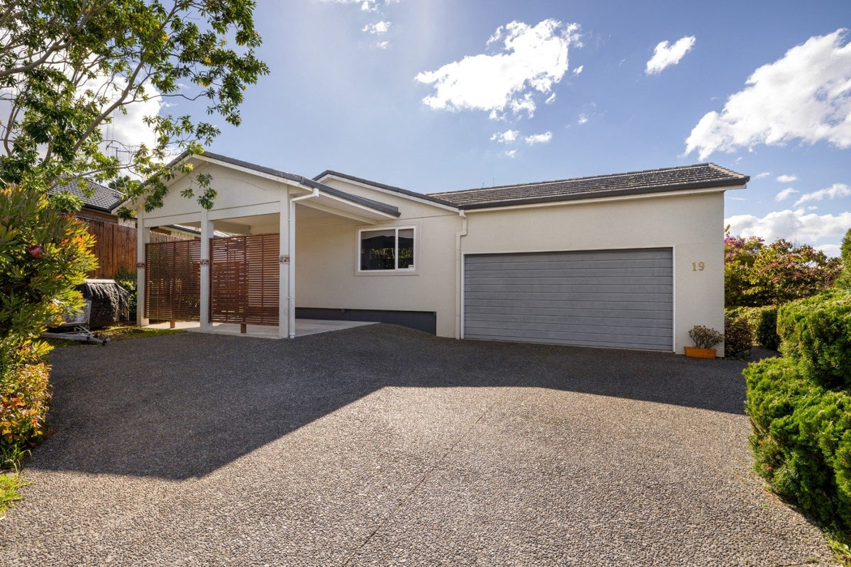 19 Emmerdale Place, Ohauiti, Tauranga - Carousel 1