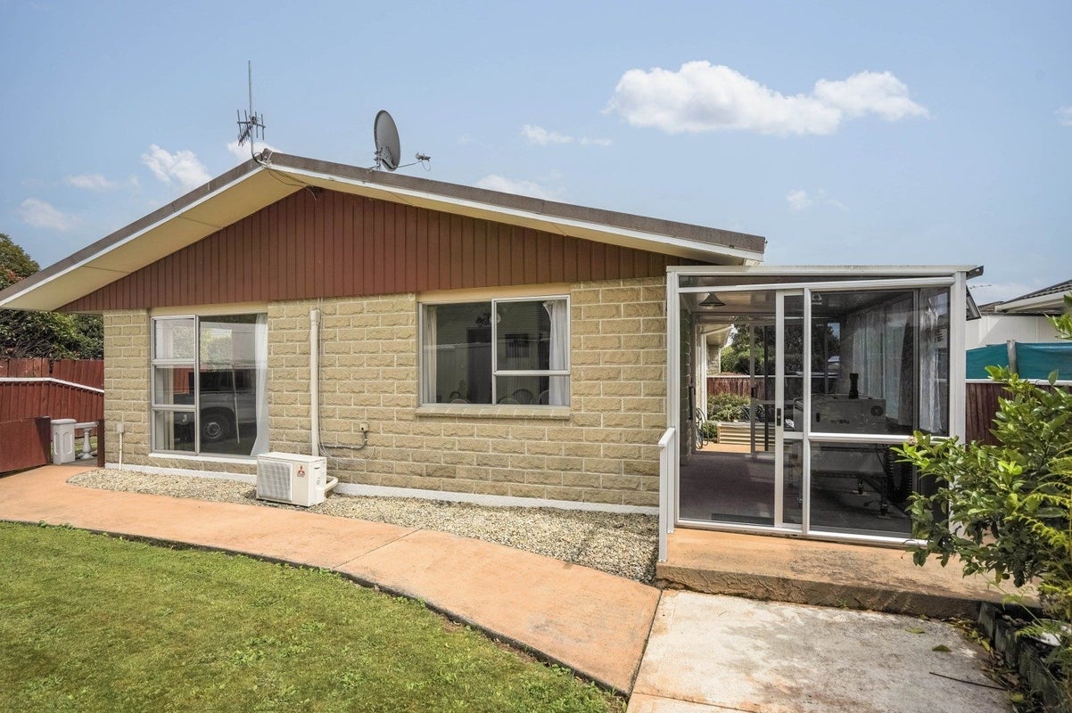 2/5A Mules Street, Stoke, Nelson - Carousel 1