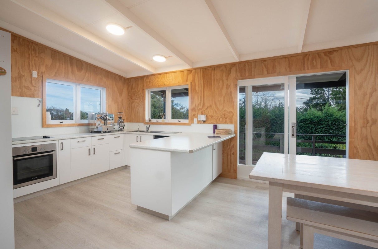 14 Parata Street, Two Mile Bay, Taupo - Carousel 2