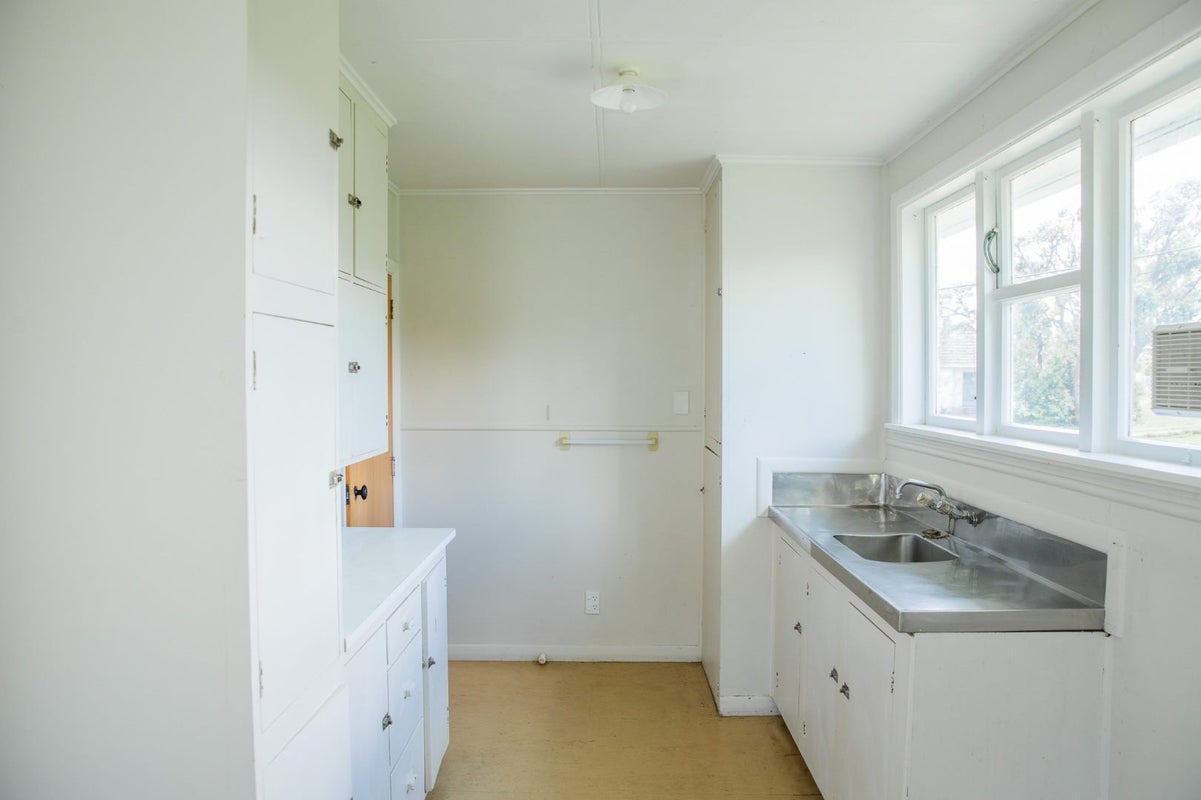 35 Hillary Crescent, Belmont, Auckland - Carousel 2