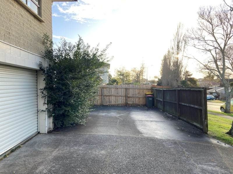 1/15 Butley Drive, Farm Cove, Auckland - Carousel 2
