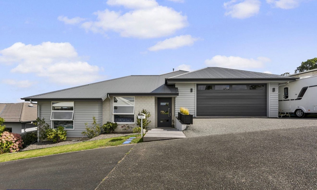 32 Sereno Vista, Bellevue, Tauranga - Carousel 1
