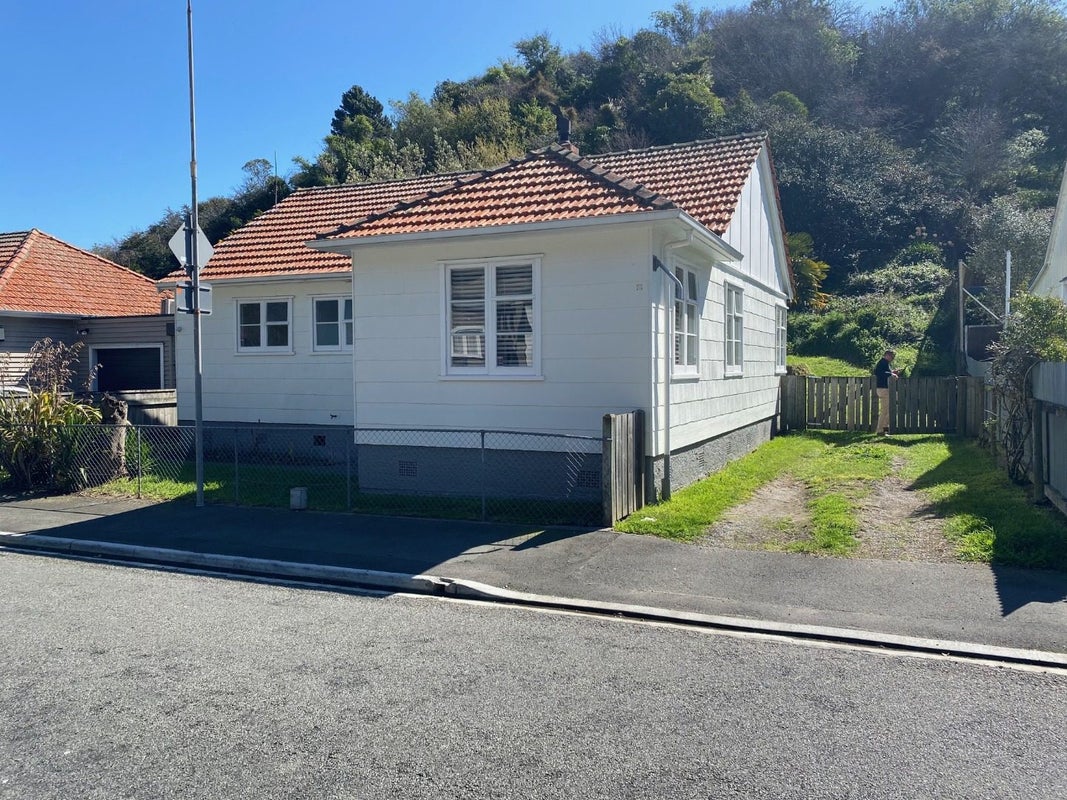 6 Main Street, Hospital Hill, Napier - Carousel 2